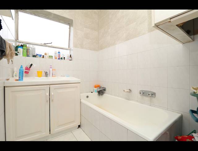 2 BEDROOM APARTMENT FOR SALE IN KEW